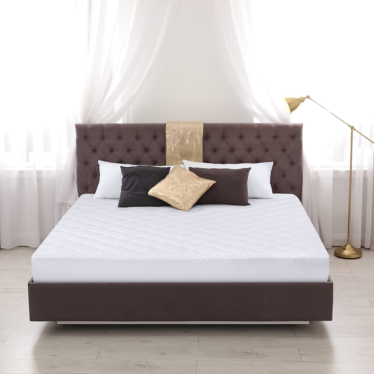 Quilted Fitted Mattress Pad, Queen Mattress Protector Topper with Deep Pocket Stretches up to 16 Inches, Machine Washable Mattress Cover by Utopia Bedding (White)