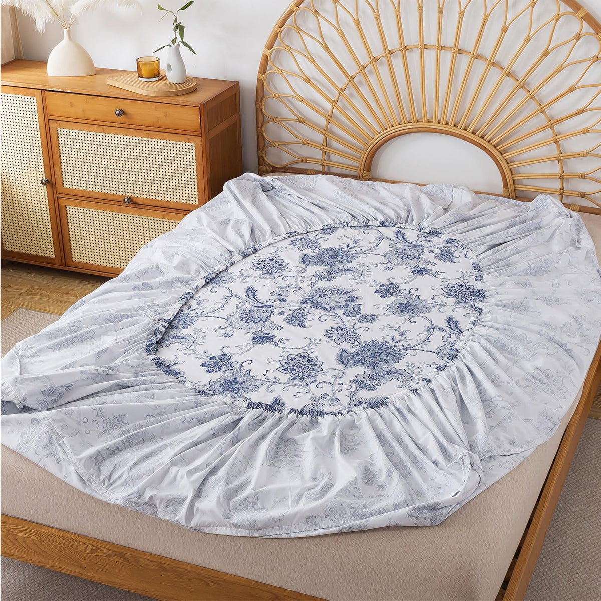 FADFAY Queen Sheets Set Percale Cotton Floral Bed Sheets Deep Pocket Fitted Sheet, Luxury Blue Floral Pattern Classic European Style Bedding for All Season, Super Soft Crisp & Breathe,4Pcs