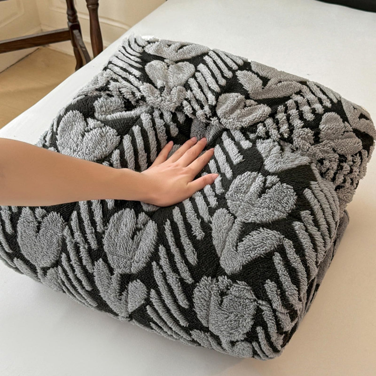 Elastic Bed Sheets, Plush Fluffy Velvet Fitted Sheet, Super Warm Winter Bottom Sheet with 11" Deep Pockets, Machine Washable and Non-Fade(A,2*Pillow Cover)