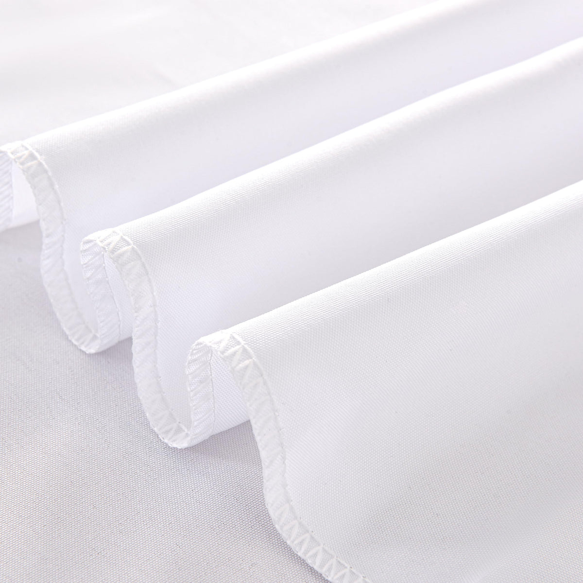 ZarzaaSik 2-Pack 60x102 inch White Table Cloths, Solid Stain and Wrinkle Resistant Oblong Tablecloth, Premium Plain Weave Polyester Fabric Rectangle Table Linen Covers for Hotel, Wedding