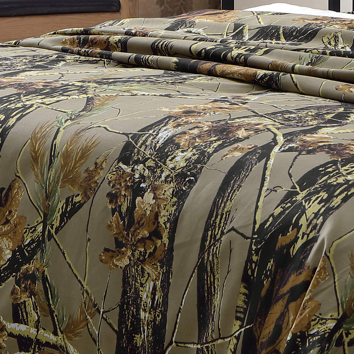 Chezmoi Collection Salem 4-Piece Cabin Lodge Forest Woods Sheet Set - Nature Camo Tree Leaves Printed Soft Microfiber Sheets - King, Natural