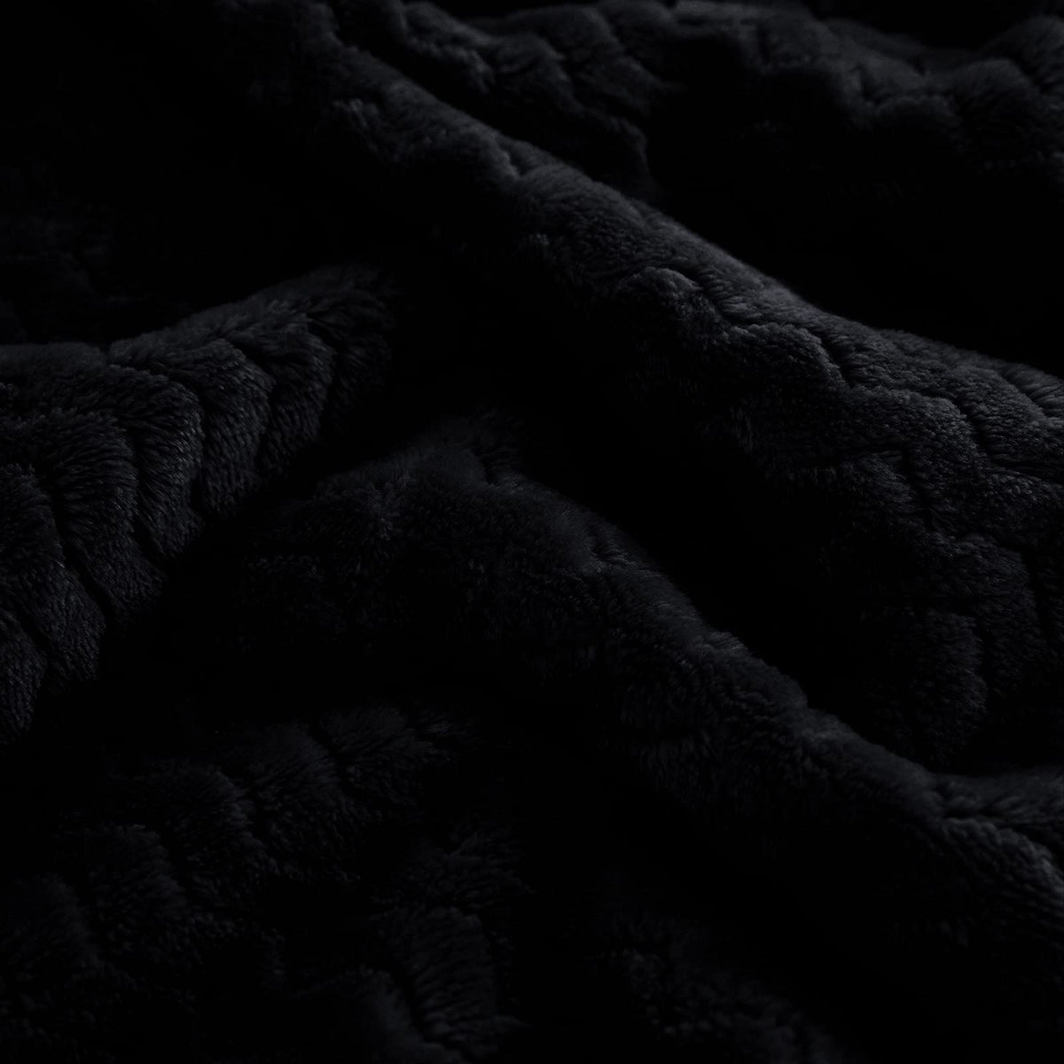 Whale Flotilla Breathable Fleece Twin Size Blanket for Bed(90x66 Inch), Super Soft Fuzzy Blankets for All Season, Lightweight and Fluffy, Black(Chevron)