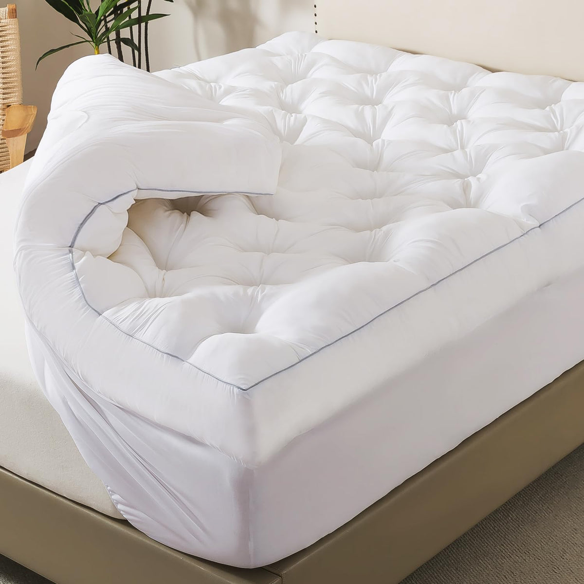 WhatsBedding 5 Inch Memory Foam Mattress Topper Queen Size, Supportive Fluffy Shredded Memory Foam Filled Pillow Top, Extra Soft Bed Topper with Deep Pocket, 60x80 in