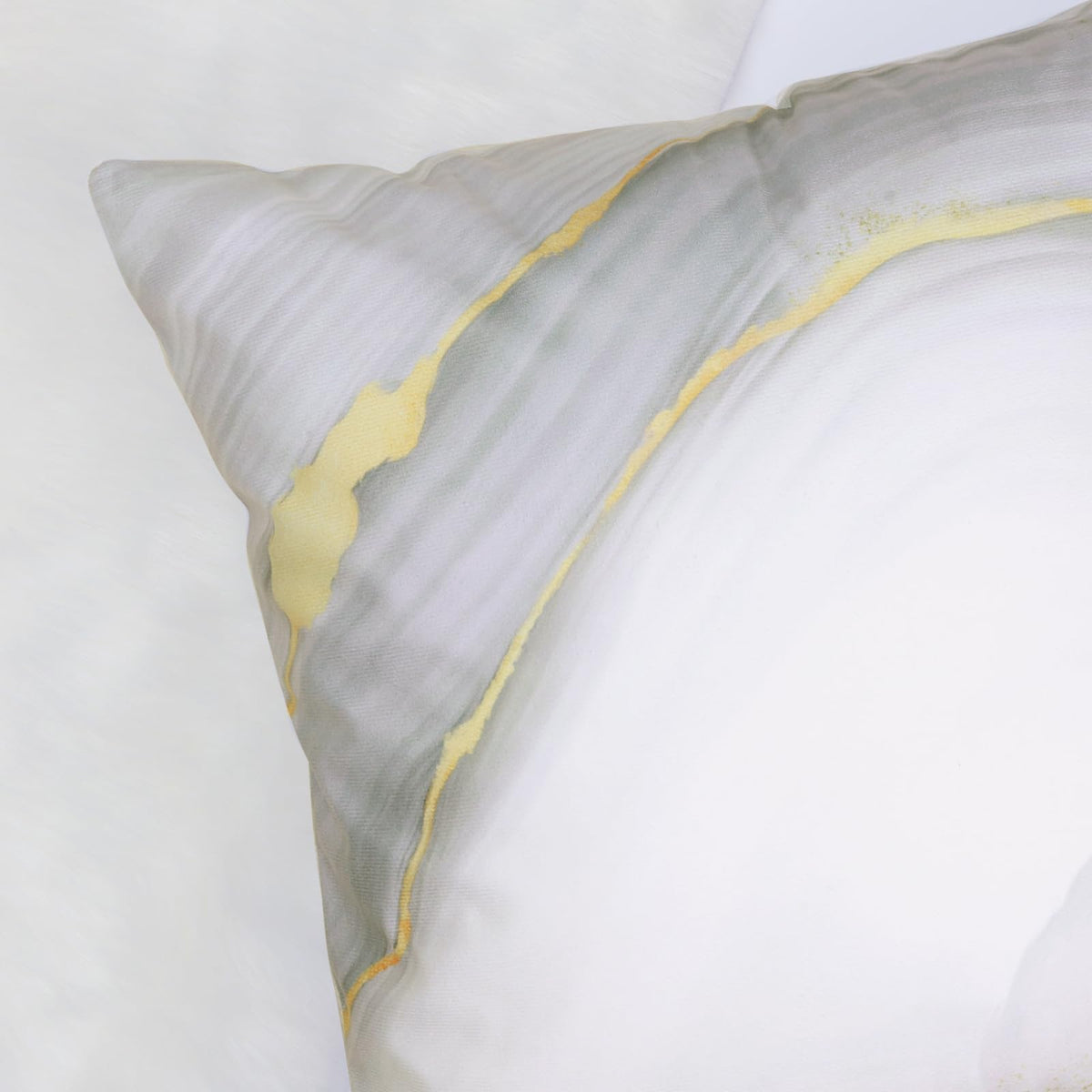Bonhause Grey Gold Marble Throw Pillow Covers 18 x 18 Inch Modern Abstract Marble Texture Decorative Pillows Case Soft Velvet Cushion Covers for Couch Sofa Bed Home Decor Set of 4