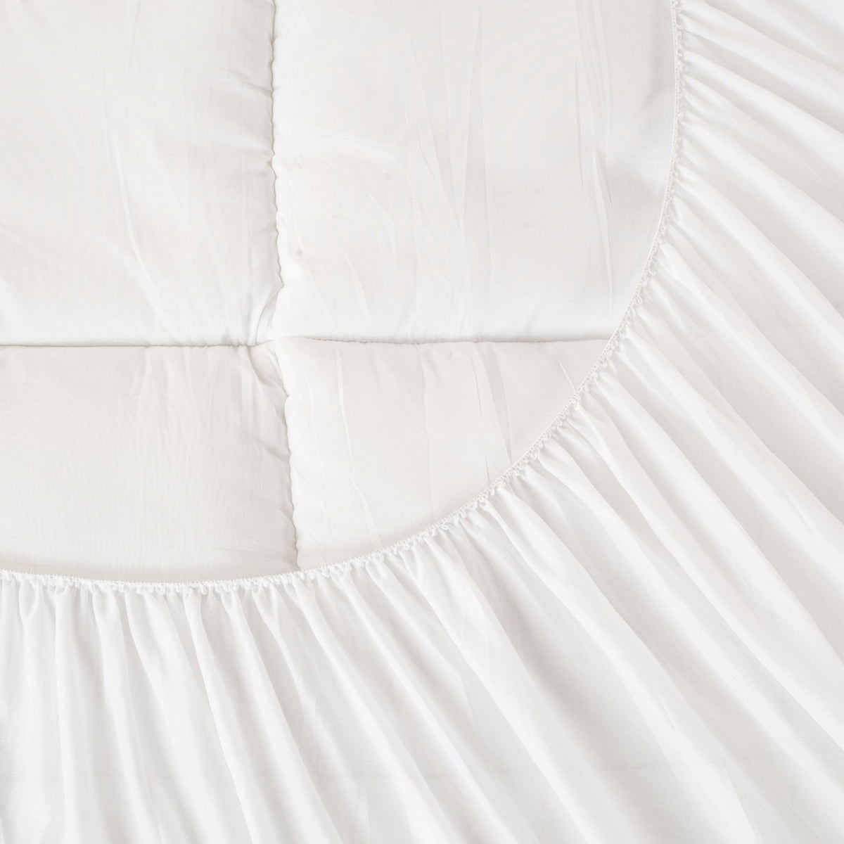 Treaton, Quilted Fitted Mattress Pad – Fitted Elastic Quilted Protector, Cover Stretches up to 18 Inches Deep Pocket - Machine Washable Topper, Full, White