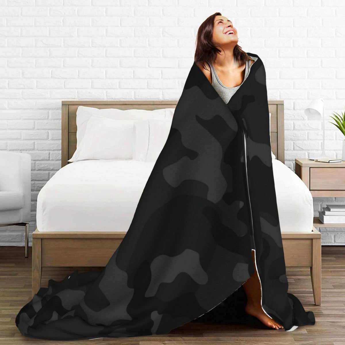 Perinsto Black and Grey Camouflage Throw Blanket Ultra Soft Warm All Season Military Camo Decorative Fleece Blankets for Bed Chair Car Sofa Couch Bedroom 60"X50"