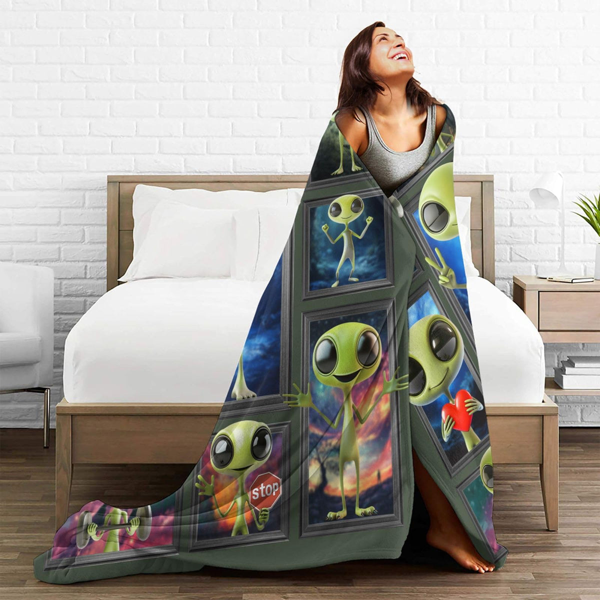 Lovira Alien Throw Blanket Space Print Throw Blankets Gifts for Couch Sofa Bed Stuff Decor Lightweight Soft Cozy Fleece Plush Warm Flannel Bedding for Lover Men Women Boys Girls 40"x50"