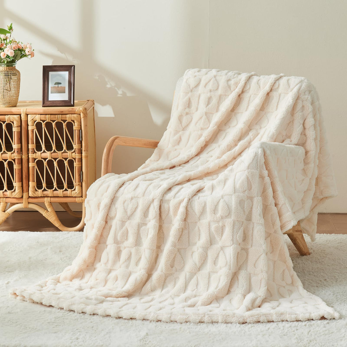 GIOKARNNA Beige Cute Throw Blankets with Heart Checkered Throw Blanket for Lover Mom Gifts Valentines Day Blanket Love Blanket, 60x80 Inches, 300GSM