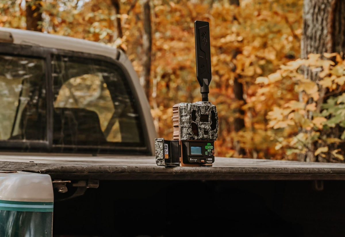 Browning Defender Wireless Pro Scout Max HD AI Trail Game Camera Bundle Includes 32GB Memory Card and J-TECH Card Reader (46MP) | BTCPSMHDAI