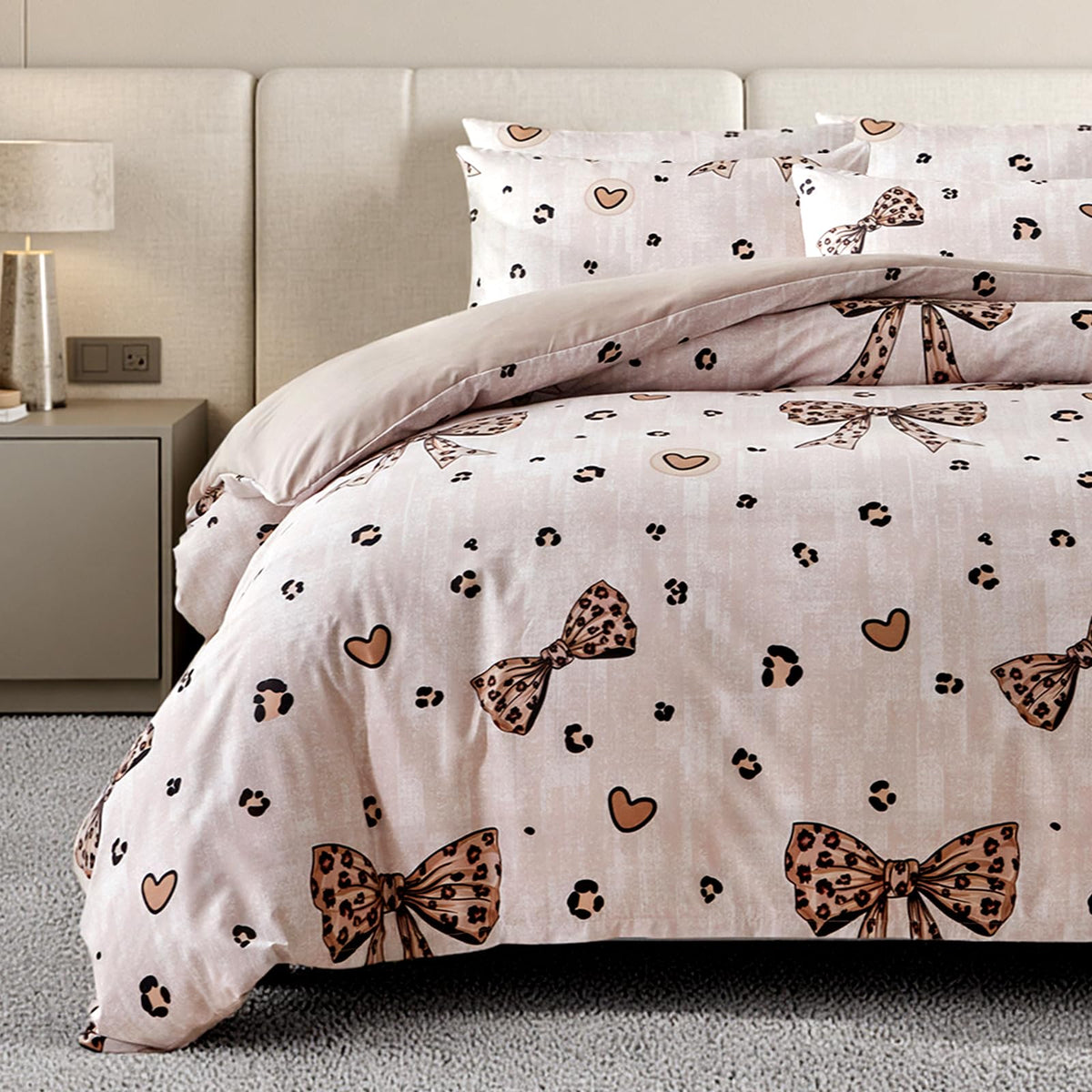 Wajade 7 Piece Cheetah Bow Comforter Set for Girls Kids Queen Size Bedding Set with Sheet and 2 Pillowcases 2 Pillow Shams Cute Girls Bed in a Bag as Birthday Choice