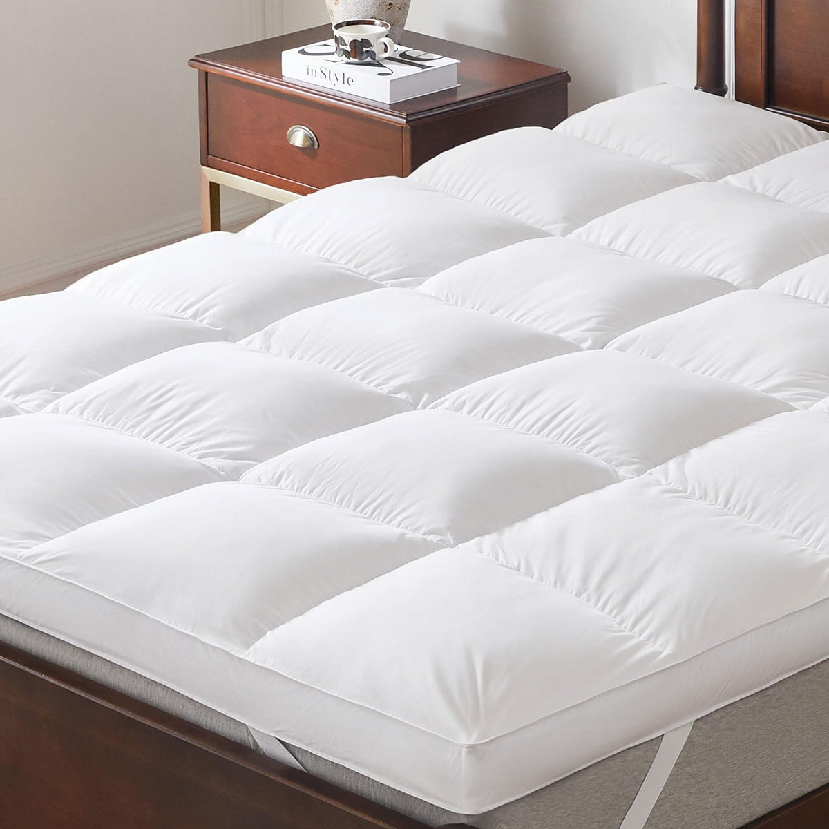 LeWinBedding 3 Inch White Goose Feather Mattress Topper,Queen Feather Bed Topper,Mattress Cover with Straps,Ultra Soft Pillowtop,100% Cotton Fabric(60”x80”)