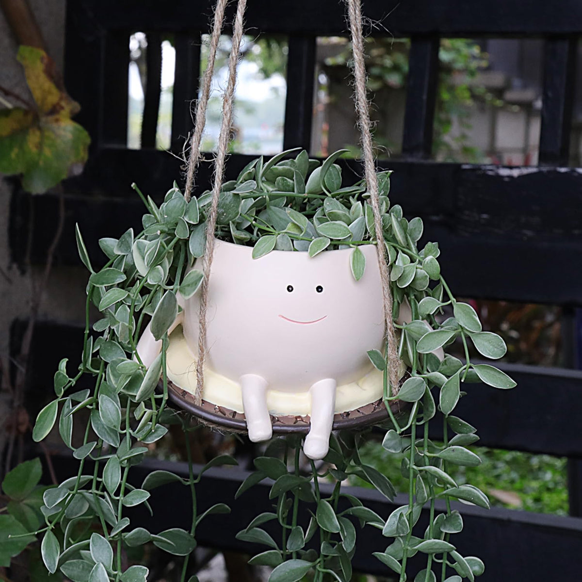UMESONG Hanging Swing Chair Planter Pot Resin Smiley Face Planter for Indoor Outdoor Plant Cute Head Flower Pots for String of Pearls Plant Live Unique Gift IdeaI for Mother Day, Christmas (Small)
