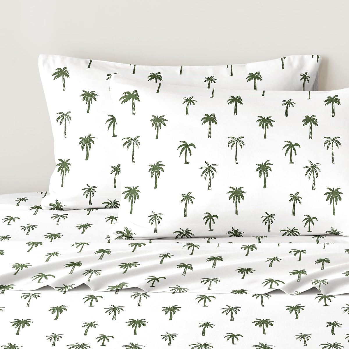 Wake In Cloud - Coastal Bed Sheets, 4-Piece Sheet Set, Boho Summer Beach Tropical Plants Palm Coconut Trees Pattern Printed Bedding, Deep Pocket, Green White, Queen Size