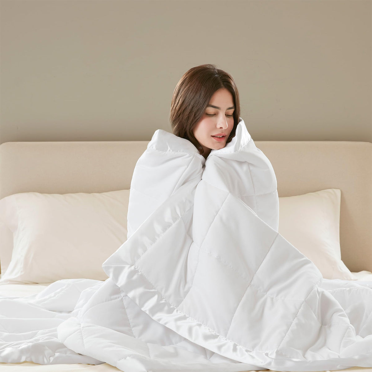 Madison Park Windom Down Alternative Blanket, Premium 3M Scotchgard Moisture Wicking Treatment, Lightweight and Soft Bed Cover For All Season, Satin Trim, White Full/Queen