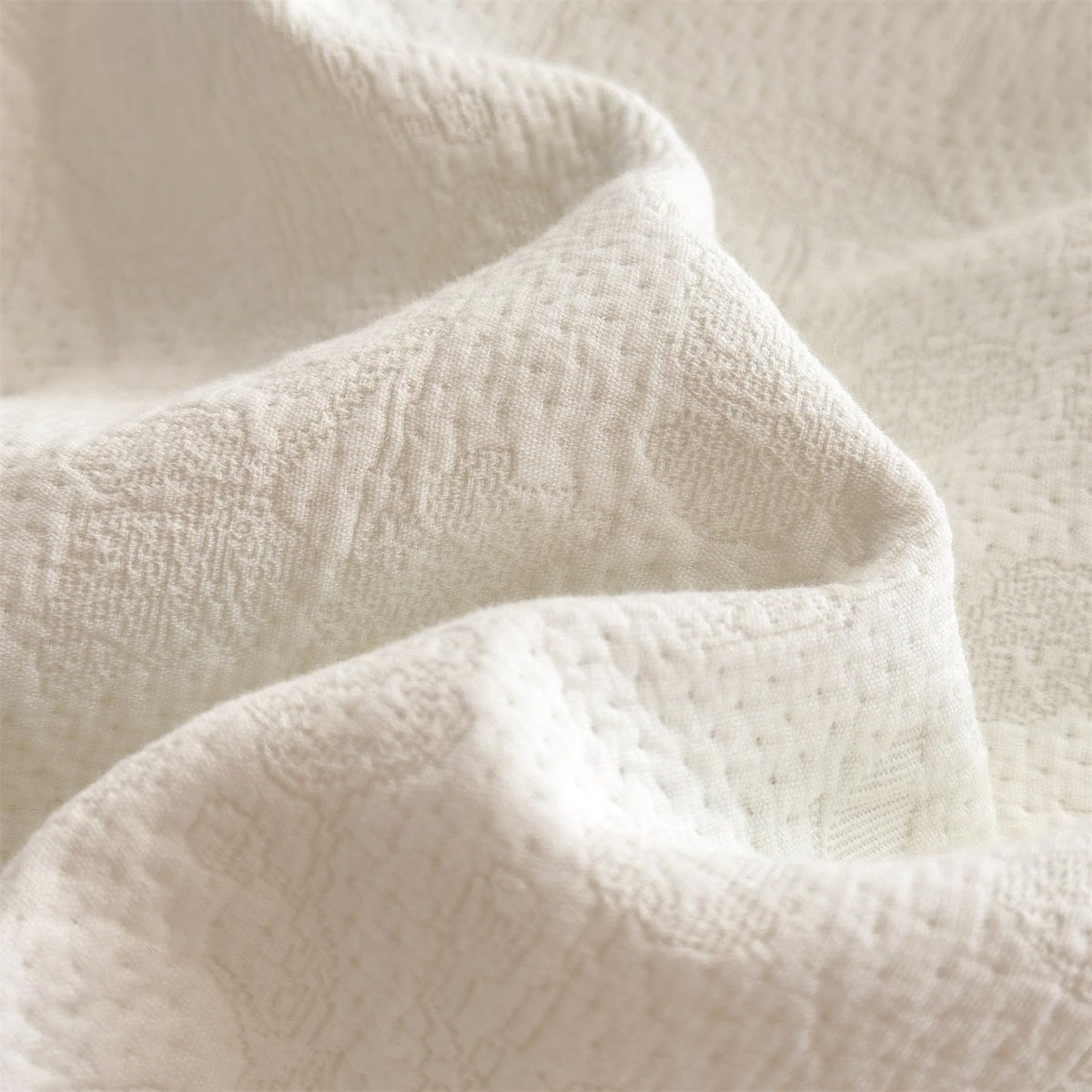 Cotton Muslin Quilt Twin Size Floral White, Lightweight Breathable Reversible Bedspread Coverlet, Soft Farmhouse Bedding for All Season Bed Couch Sofa (Leaves White, Twin 60 x 80 in)