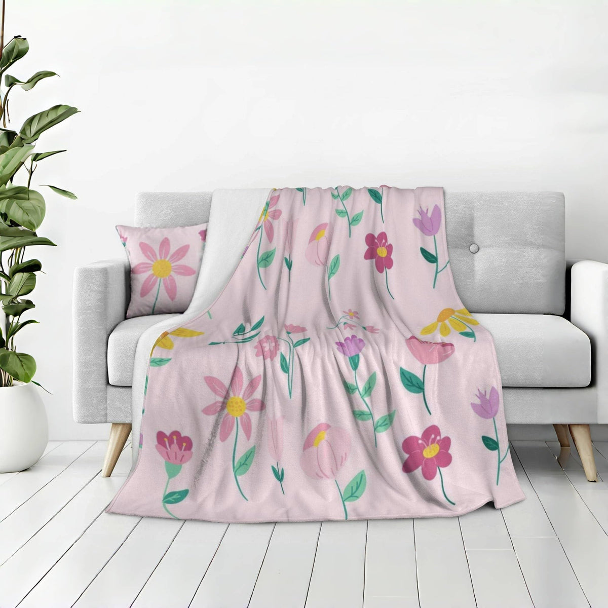 cromcu Raccoon Blanket for Kids and Adults, Holding a Bouquet of Rose, Flannel Throw Blankets, Lightweight Warm Soft for Sofa Couch Bed Romantic Decor Gifts, Single-Sided Printing, 50x60 Inches