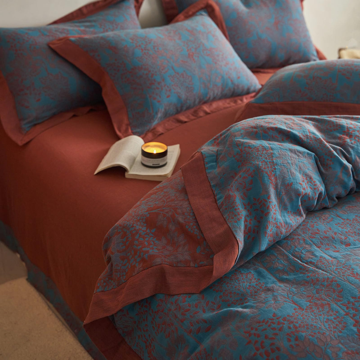 VM VOUGEMARKET Blue Red Duvet Cover Queen,3 Pieces Retro Jacquard Forest Theme Tree Leaves Bedding Set,Linen Cotton Yarn-Dyed Textured Duvet Cover with Zipper Closure