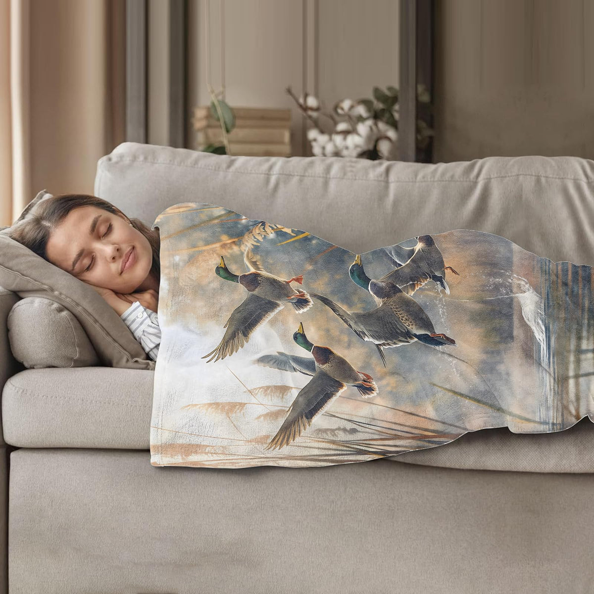 Plistiz Duck Throw Blanket 50"x60", Waterfowl Takeoff Theme Blankets for Living Room Couch, Home Decor, Soft Flannel Duck Gifts for Adults and Women