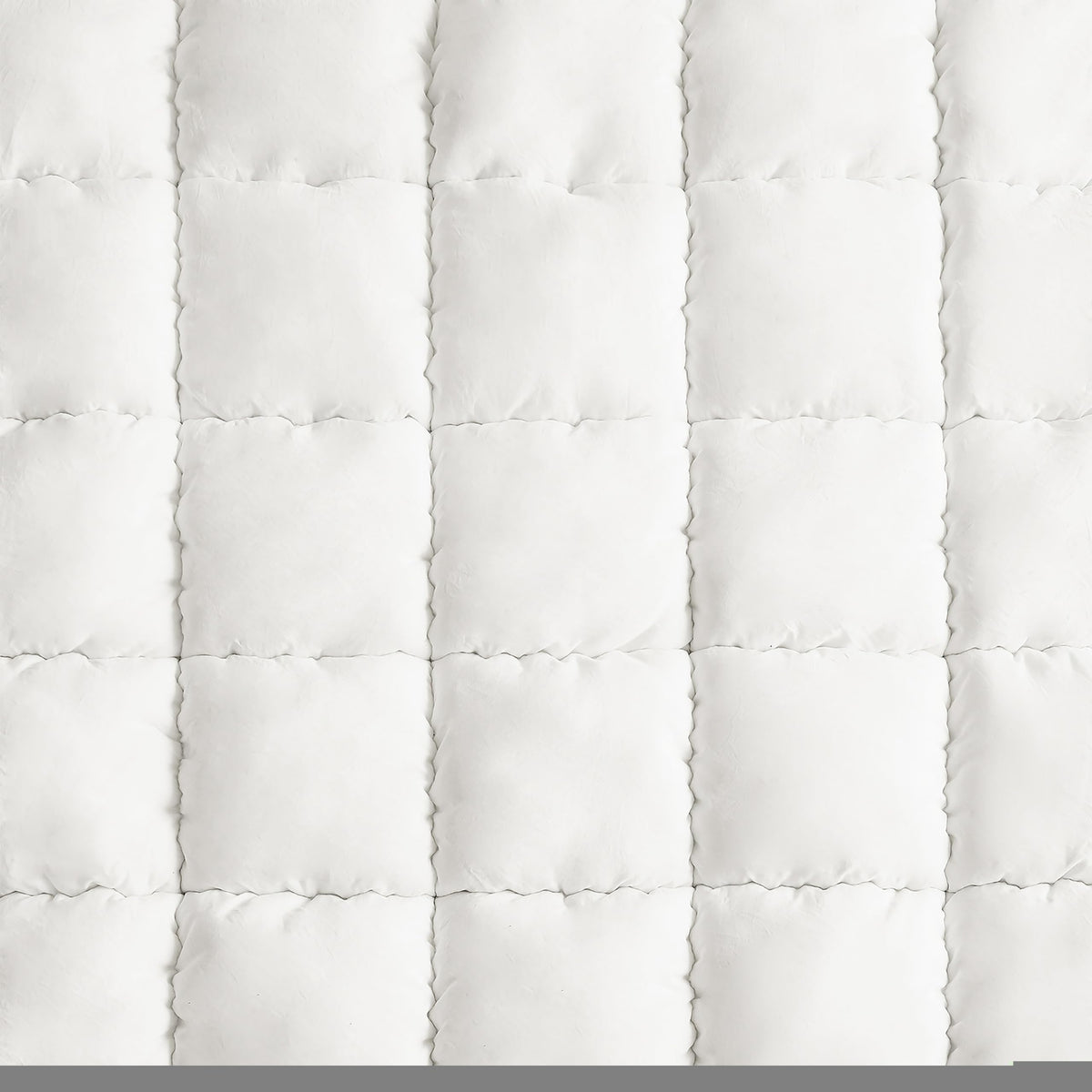 Intelligent Design Twin Mattress Pad, Overfilled High Density Down Alternative Fill, Extra Fluffy 3D Puff Mattress Topper Soft Microfiber Mattress Cover, Fitted Pocket Fits Up to 18", Full, White