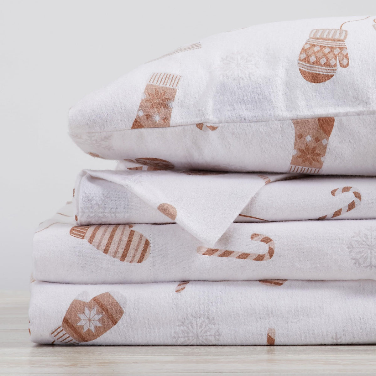 Market & Place 100% Cotton Queen Flannel Sheet Set | 4 Piece Deep Pocket Novelty Cozy Winter Bed Sheets | Double Brushed for Extra Softness & Comfort | Alpine Collection (Queen, Winter Mittens)