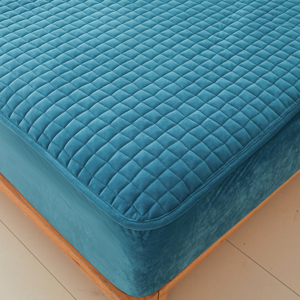 LweiPsqLin Quilted Flannel Fitted Sheets,Soft Flannel Fleece Mattress Top- Suitable for Fall and Winter,Fitted Deep Pocket Up to 15''. (Blue, Twin)