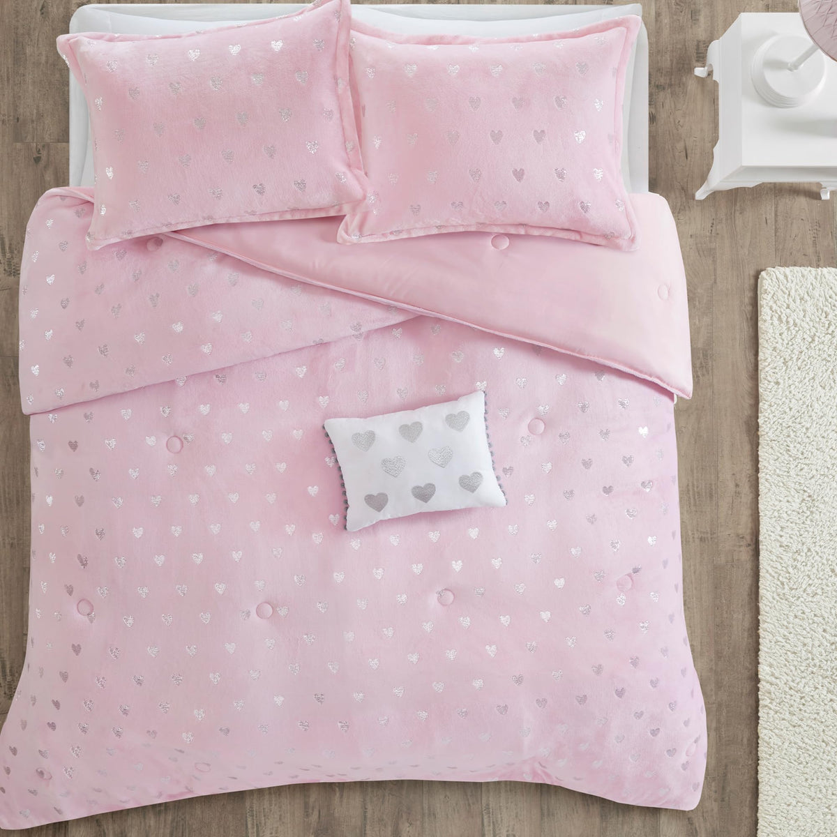 Intelligent Design Twin Comforter Set, 3 Piece Metallic Hearts Cozy Bedroom Set for Girls, Twin Bed Set Soft & Plush Comforter, All Season Fluffy Bedding Set, Rosalie, Twin/Twin XL, Pink Silver
