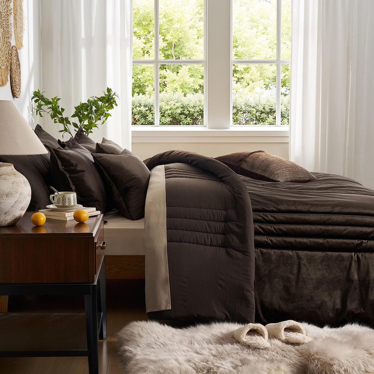 Brown Velvet Bedding Comforter Sets: Queen Size 3 Pieces Luxury Ultra Soft Bed Set Suitable for All Seasons - Chocolate Cozy Striped Modern Rustic Lightweight Men Women Bedroom Comforter with 2 Shams
