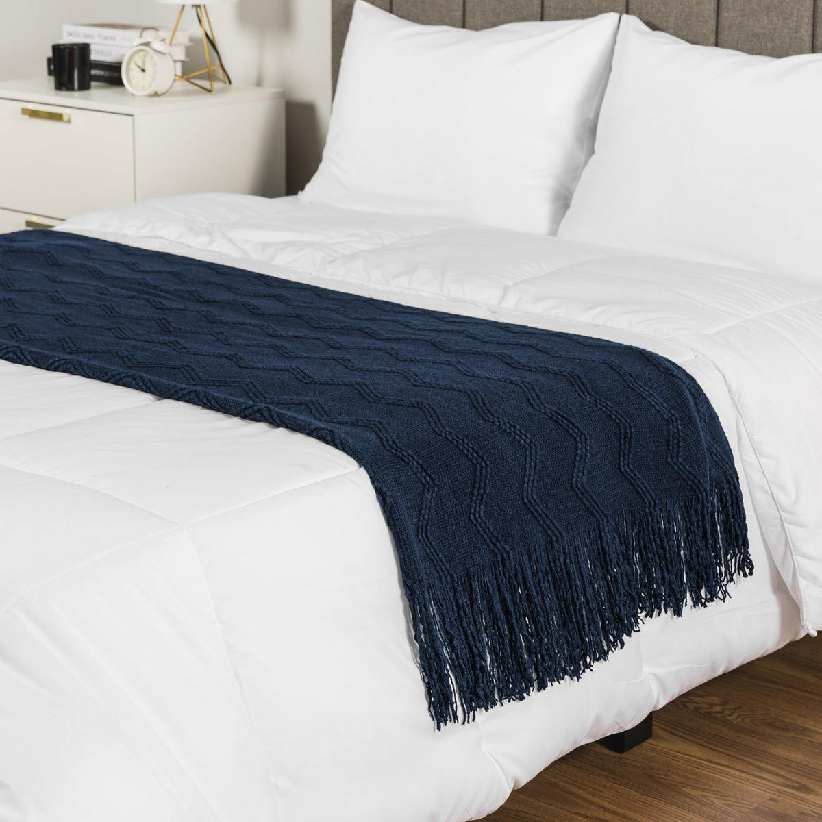PAVILIA Navy Blue Knit Throw Blanket for Couch Bed, Soft Knitted Farmhouse Sofa Throw for Living Room, Lightweight Decorative Summer Throw Blanket for Chair, Outdoor Textured Boho Blanket, 50x60