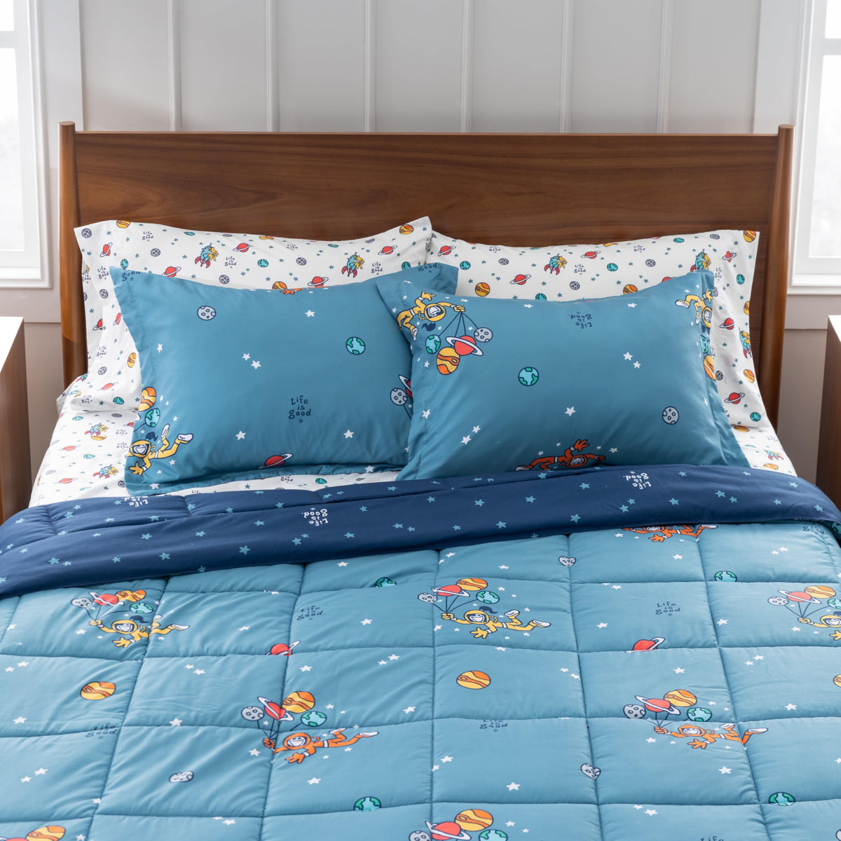 Berkshire LIG Printed Reversible Microfiber Comforter Set–7-Piece, Ultra Soft All-Season Bedding, Wrinkle & Fade Resistant, Queen, Space Explorer Smoky Blue