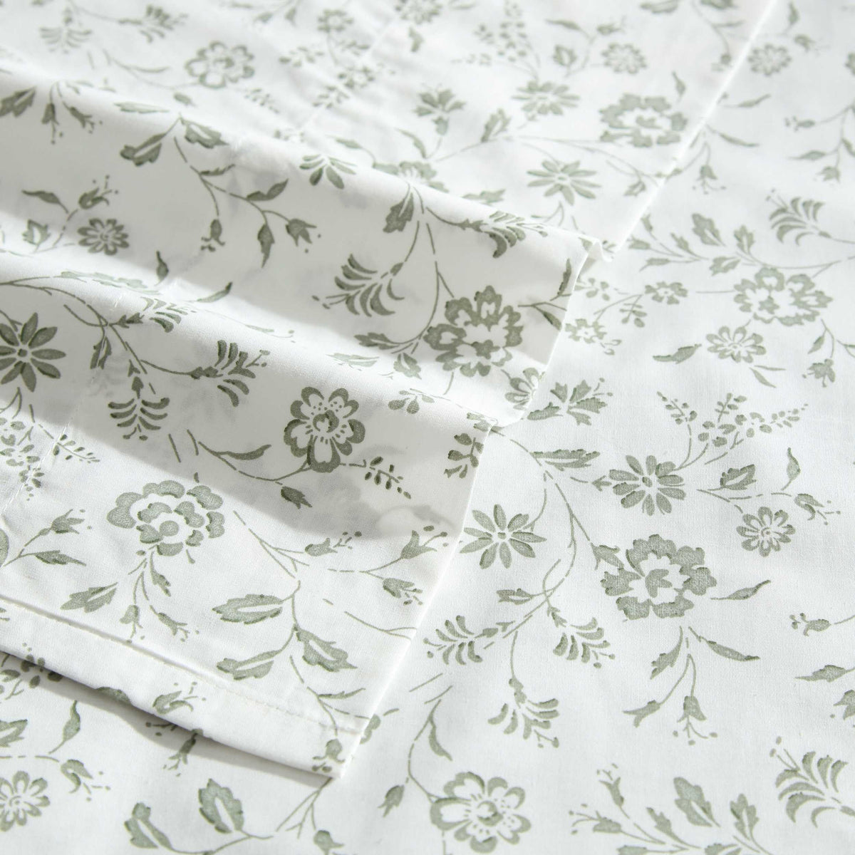 Laura Ashley - King Sheet Set, Crisp & Cool Cotton Percale Bedding with Deep Pockets, Lightweight for Year Round Comfort, Bed Sheets with Matching Pillowcases (Miranda Green)