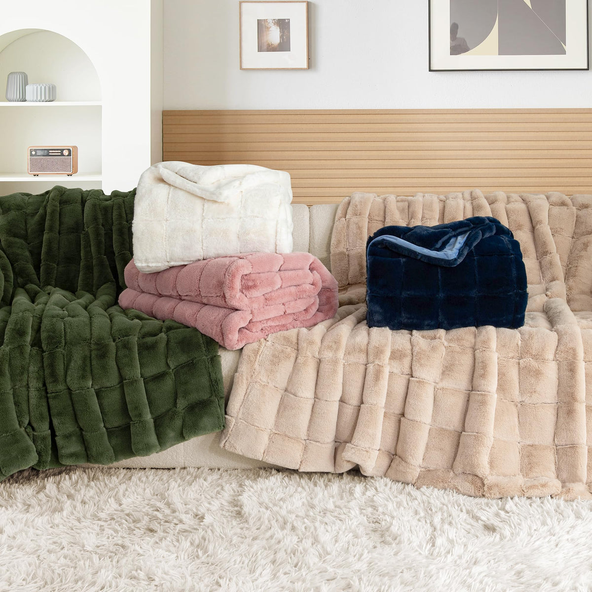 Touchat Faux Fur Throw Blanket, Luxury 1000GSM Ultra Thick Warm Rabbit Blanket for Couch Bed Sofa, 3D Checkered Pattern Soft Winter Heavy Minky Fluffy Blankets for Women Christmas Birthday Gift, White