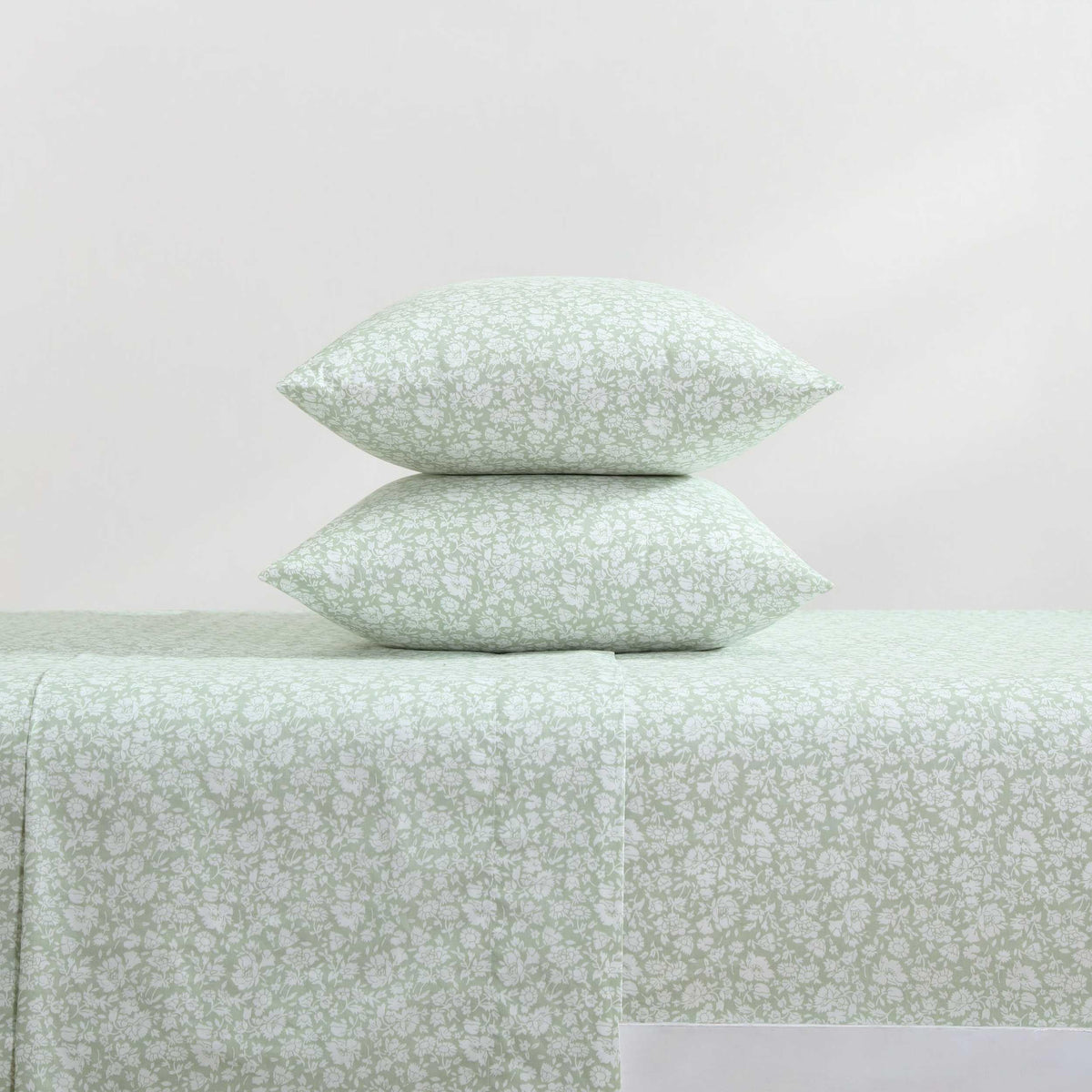 Laura Ashley – Twin Size Sheet Set, Crisp & Lightweight Cotton Percale Bedding with Fitted Sheet and Pillowcase, Floral Room Decor, Deep Pocket, College Dorm Room Essentials (Heirloom Ditzy Green)