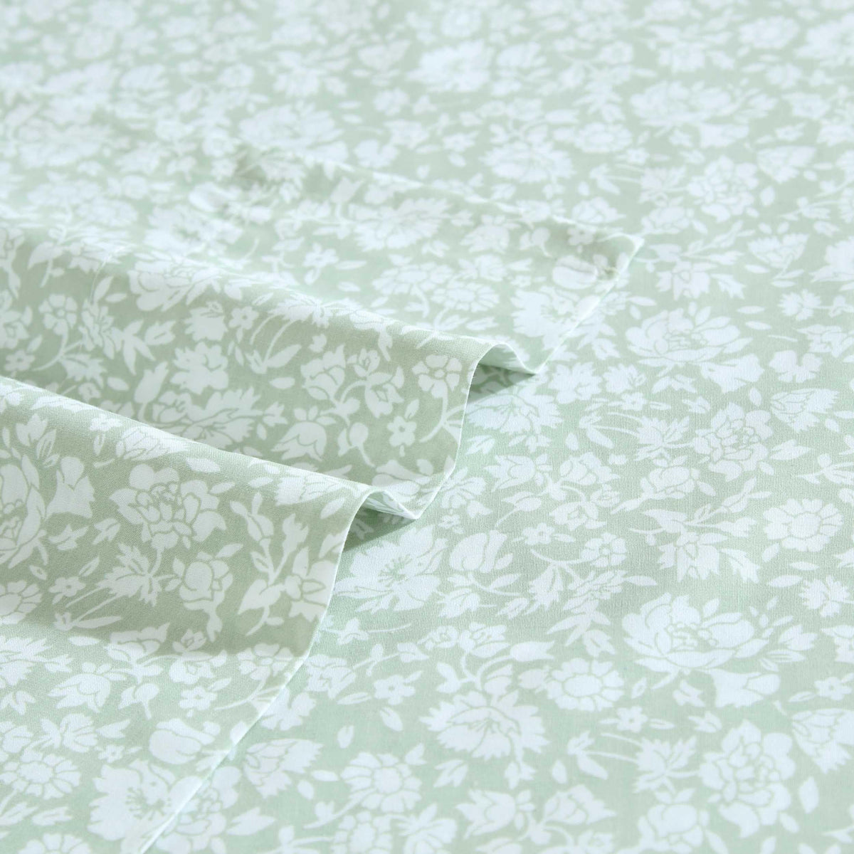 Laura Ashley – Twin Size Sheet Set, Crisp & Lightweight Cotton Percale Bedding with Fitted Sheet and Pillowcase, Floral Room Decor, Deep Pocket, College Dorm Room Essentials (Heirloom Ditzy Green)