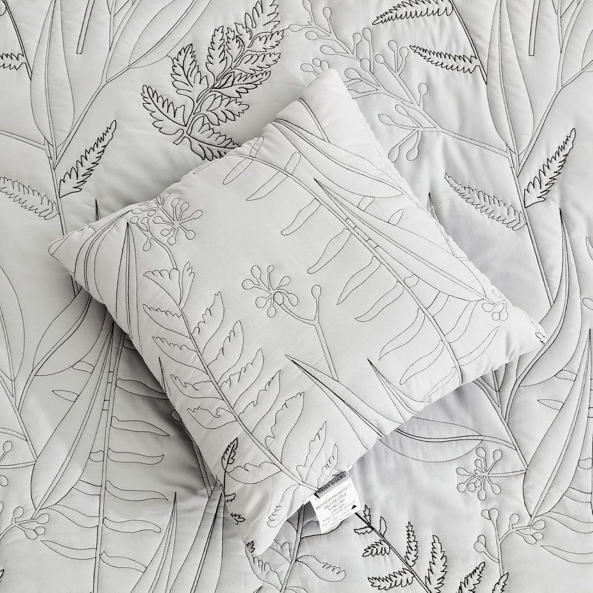 DaisyHuang Botanical Oversized Bedspread Queen Size - Leaves Pattern Stitching Quilt Set - Elegant & Fresh Style Bedding Coverlets, Reversible, Lightweight, 5 Piece, Grey