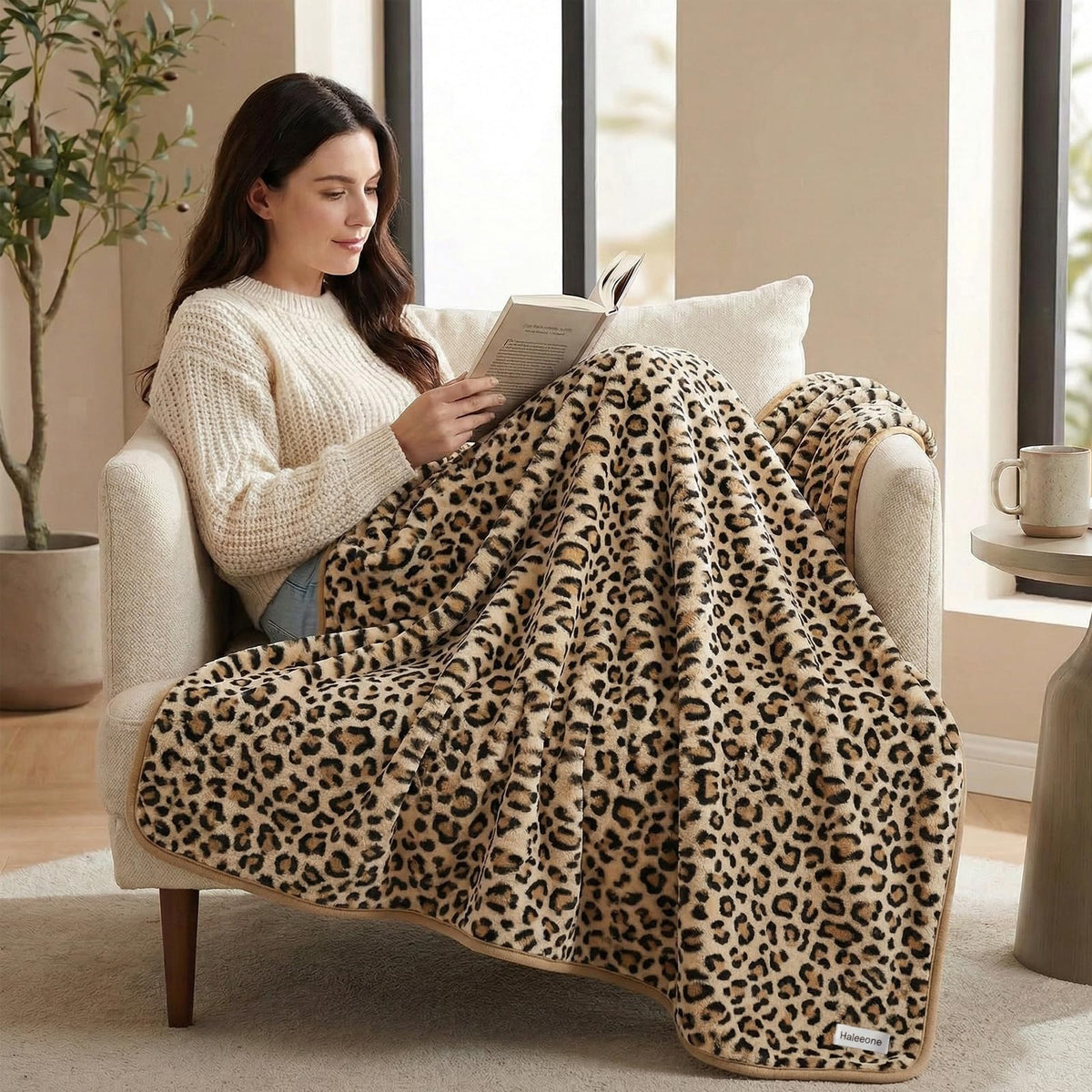 Fleece Throw Blanket 50" x 70" - Soft Cozy Microfiber Plush Blanket, Lightweight Warm Throw for Couch Bed Sofa Chair, All Season Use, Sand Leopard