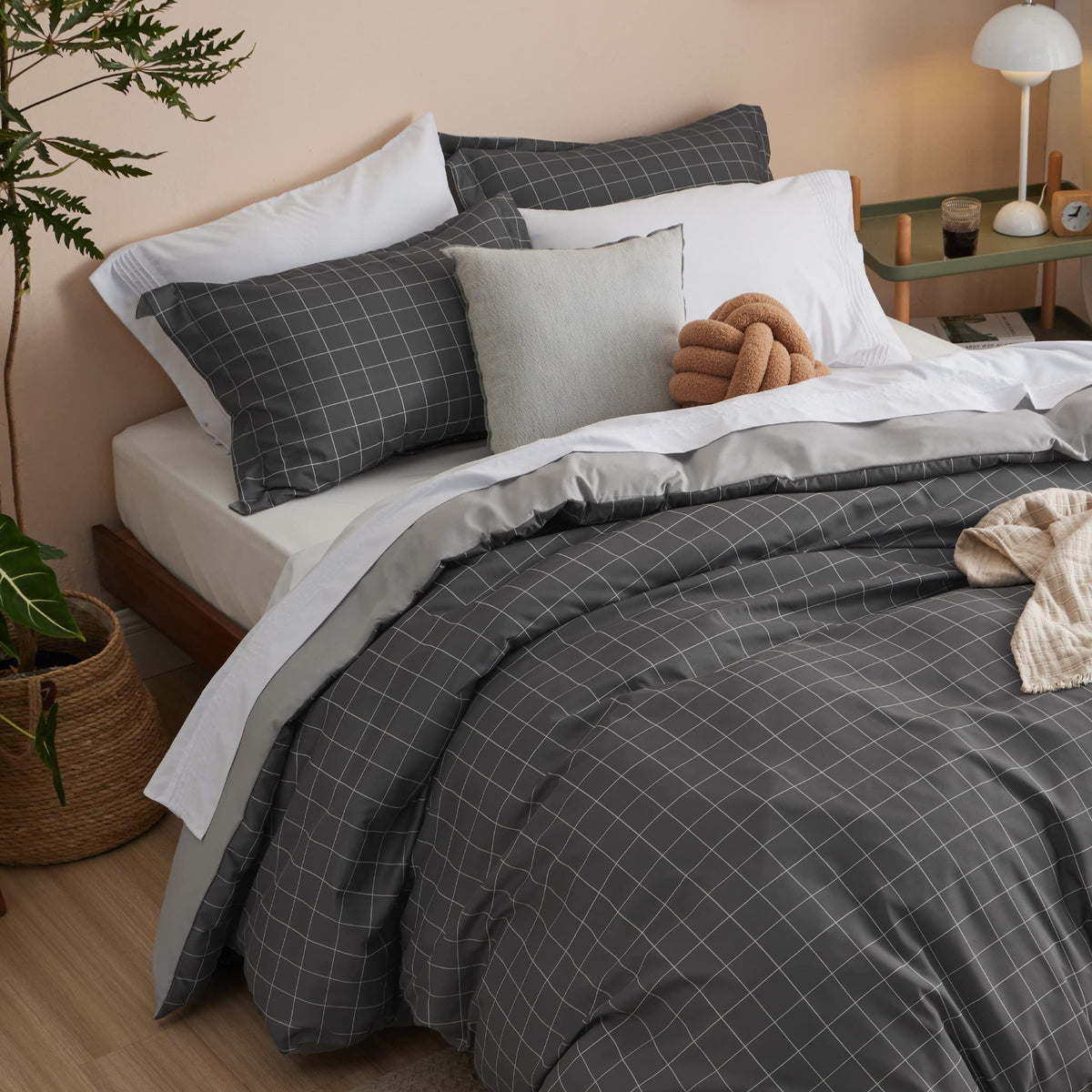 Bedsure Duvet Cover King Size - Reversible Plaid Duvet Cover Set with Zipper Closure, 3 Pieces Dark Grey Bedding Set with 8 Corner Ties and 2 Pillow Shams 20"x36"