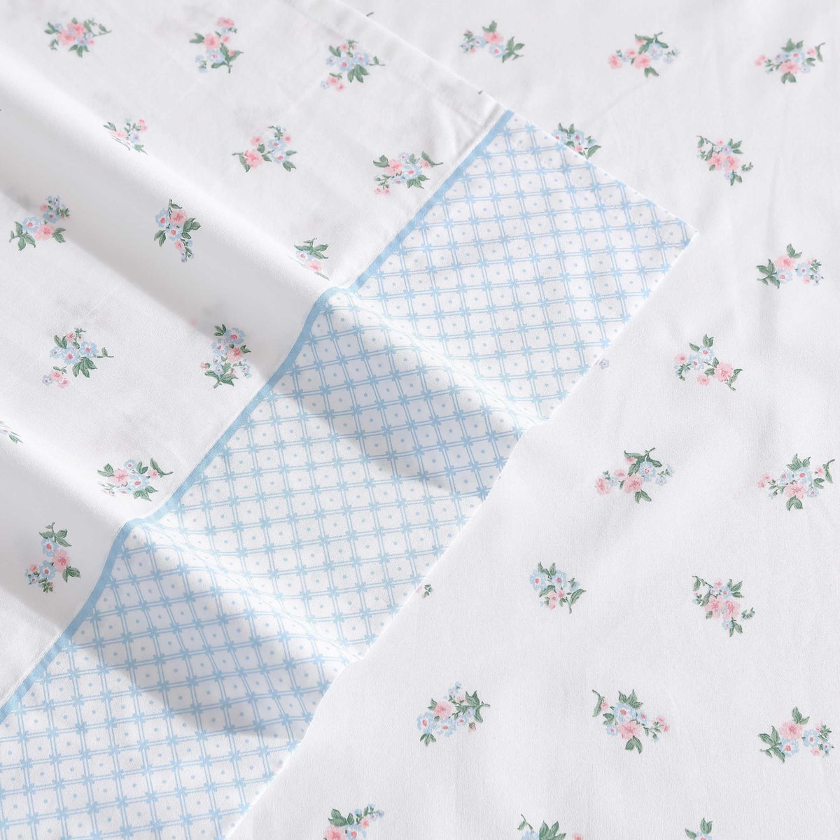 Laura Ashley – Twin Size Sheet Set, Crisp & Lightweight Cotton Percale Bedding with Fitted Sheet and Pillowcase, Floral Room Decor, Deep Pocket, College Dorm Room Essentials (Harperette Blue)