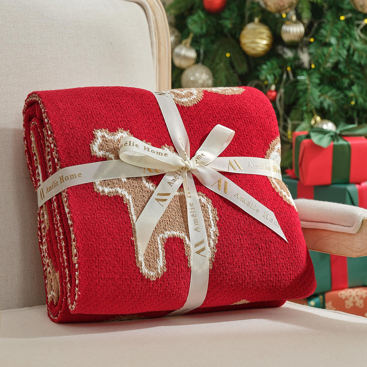 Amélie Home Christmas Knit Throw for Couch, Reversible Soft Cozy Chenille Blanket for Home Decor Gift for Family, 50" x 60", Christmas Gingerbread Cookie