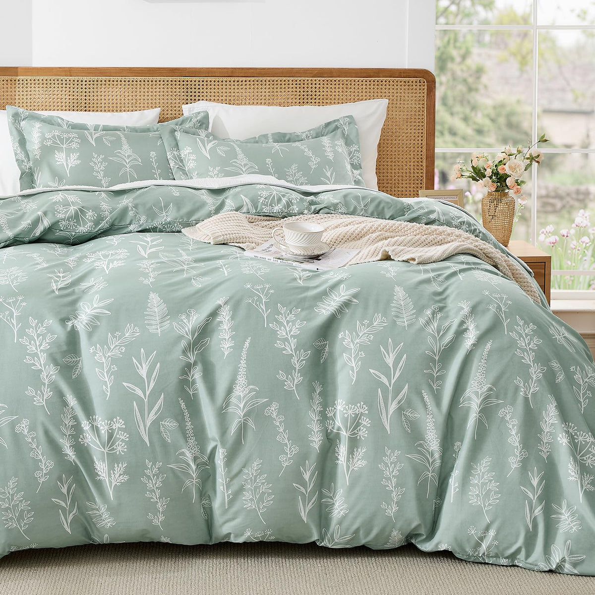 MUXHOMO Duvet Cover King Size, Reversible Floral Green Duvet Cover Set with Zipper Closure, 3 Pieces Botanical Patterns Soft Microfiber Bedding Set (90"x104", 2 Pillow Cases 20"×36")