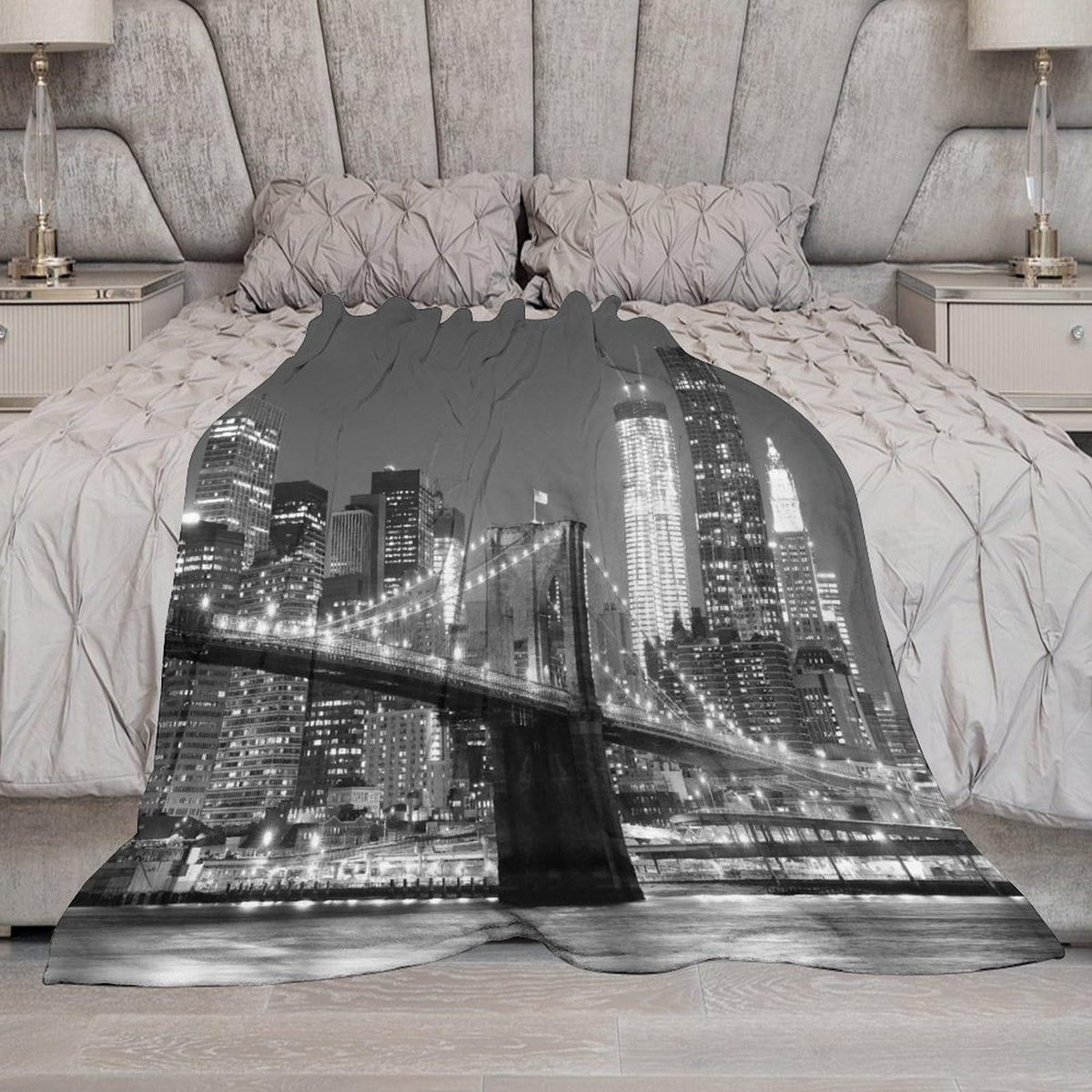 Cityscape Throw Blanket,New York Night View Brooklyn Bridge Skyscraper Pattern Soft Cozy Warm Flannel Blankets for Sofa Couch Bed Gifts for Lover Kids Boys Grils Women Adults 30x40 Inch