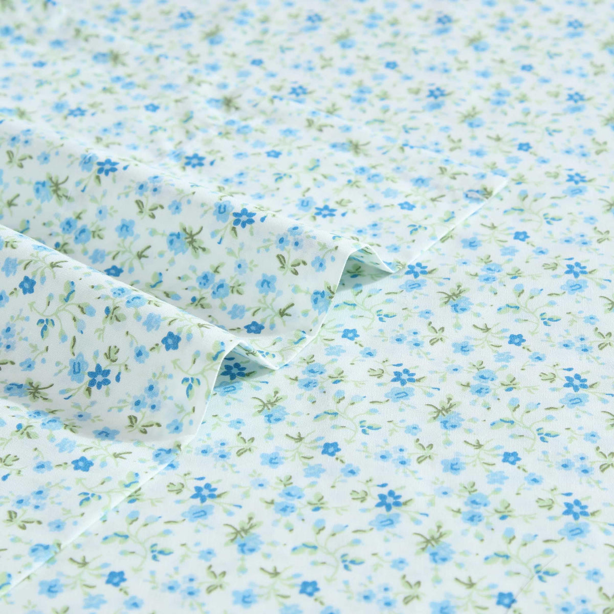 Laura Ashley – Twin Size Sheet Set, Crisp & Lightweight Cotton Percale Bedding with Fitted Sheet and Pillowcase, Floral Room Decor, Deep Pocket, College Dorm Room Essentials (Evie Blue)