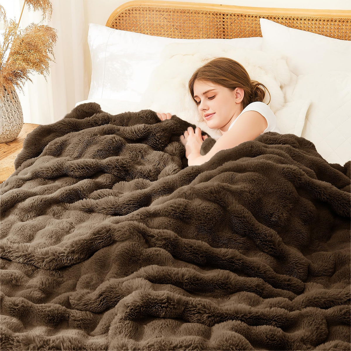 L'AGRATY Faux Rabbit Fur Blanket: 60" x 80" Twin Luxury Soft Fluffy Thick Fur Throw Blanket for Couch Bed Sofa - Cozy Plush Bubble Blankets for Winter: Flannel Fleece Decorative Blanket(Cocoa Brown)