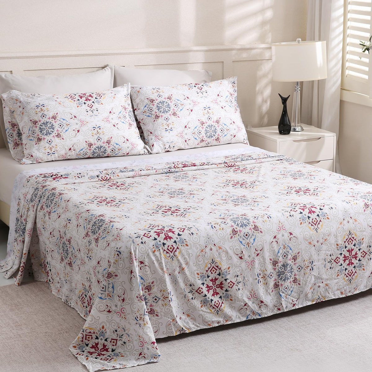 LONAVA Boho Queen Size 6 Pcs Sheet Set, Breathable Microfiber Deep Pocket Concrete Fitted Sheets, Comfy & Breathable Patterned Flat Sheets,4 Gentle Soft Pillowcases, Cream Pasliey