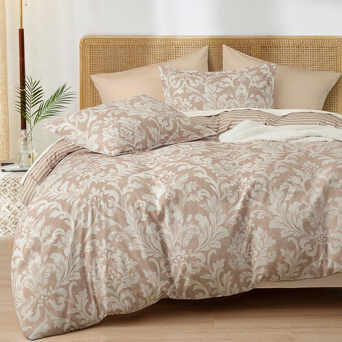 PHF Ultra Soft Floral Duvet Cover Queen Size, Printed Bedding Set 3 Pieces, Comfy Farmhouse Pattern Duvet Cover Set with 2 Pillow Shams, Zipper Closure and 8 Ties, 90"x90", Paisley-red