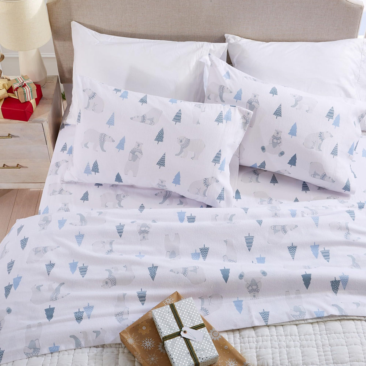 Market & Place 100% Turkish Cotton Flannel Sheet Set | 4 Piece Deep Pocket Novelty Cozy Winter Bed Sheets | Double Brushed for Extra Softness & Comfort | Alpine Collection (Queen, Polar Bears)