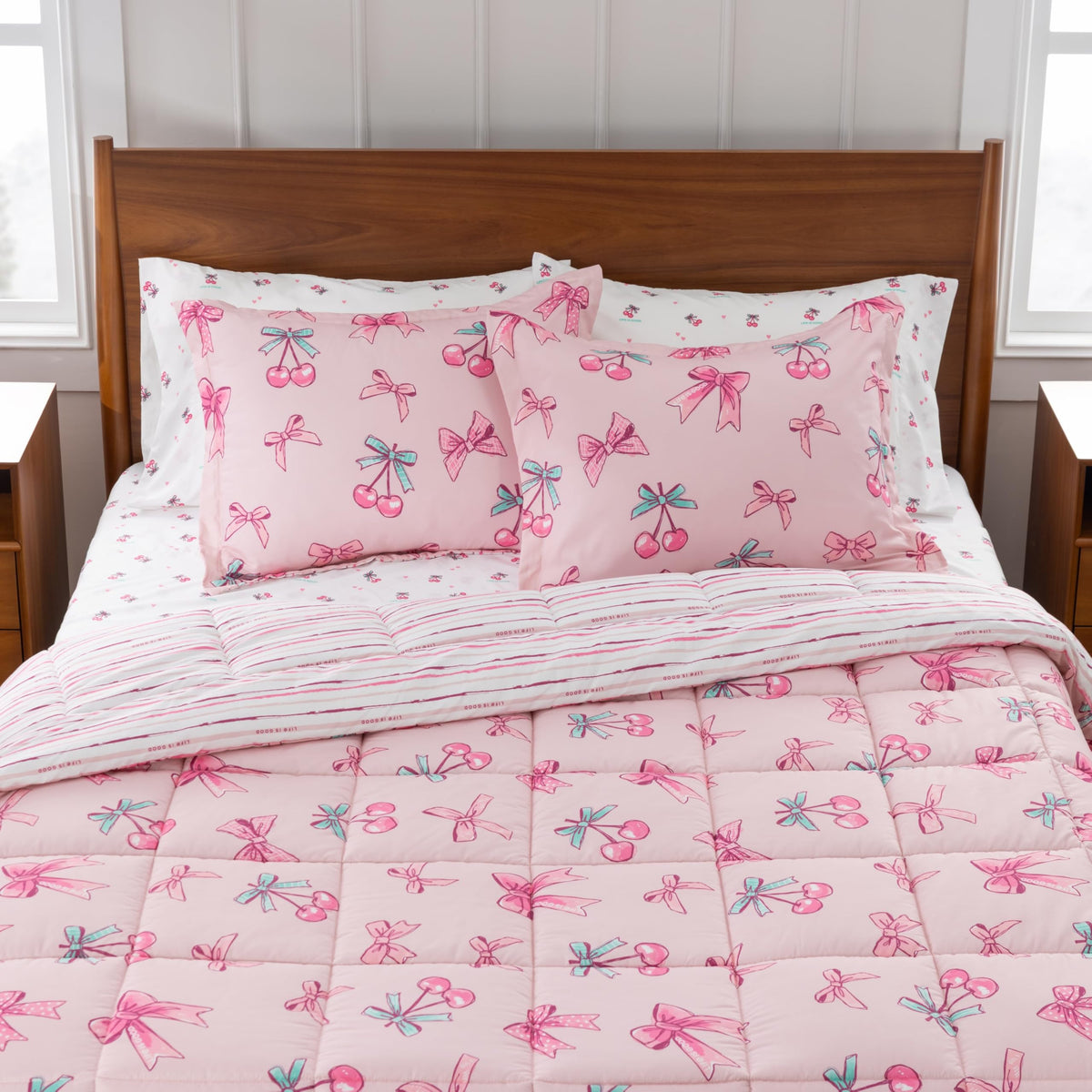 Berkshire LIG Printed Reversible Microfiber Comforter Set–7-Piece, Ultra Soft All-Season Bedding, Wrinkle & Fade Resistant, Queen, Cherry Bows Blush