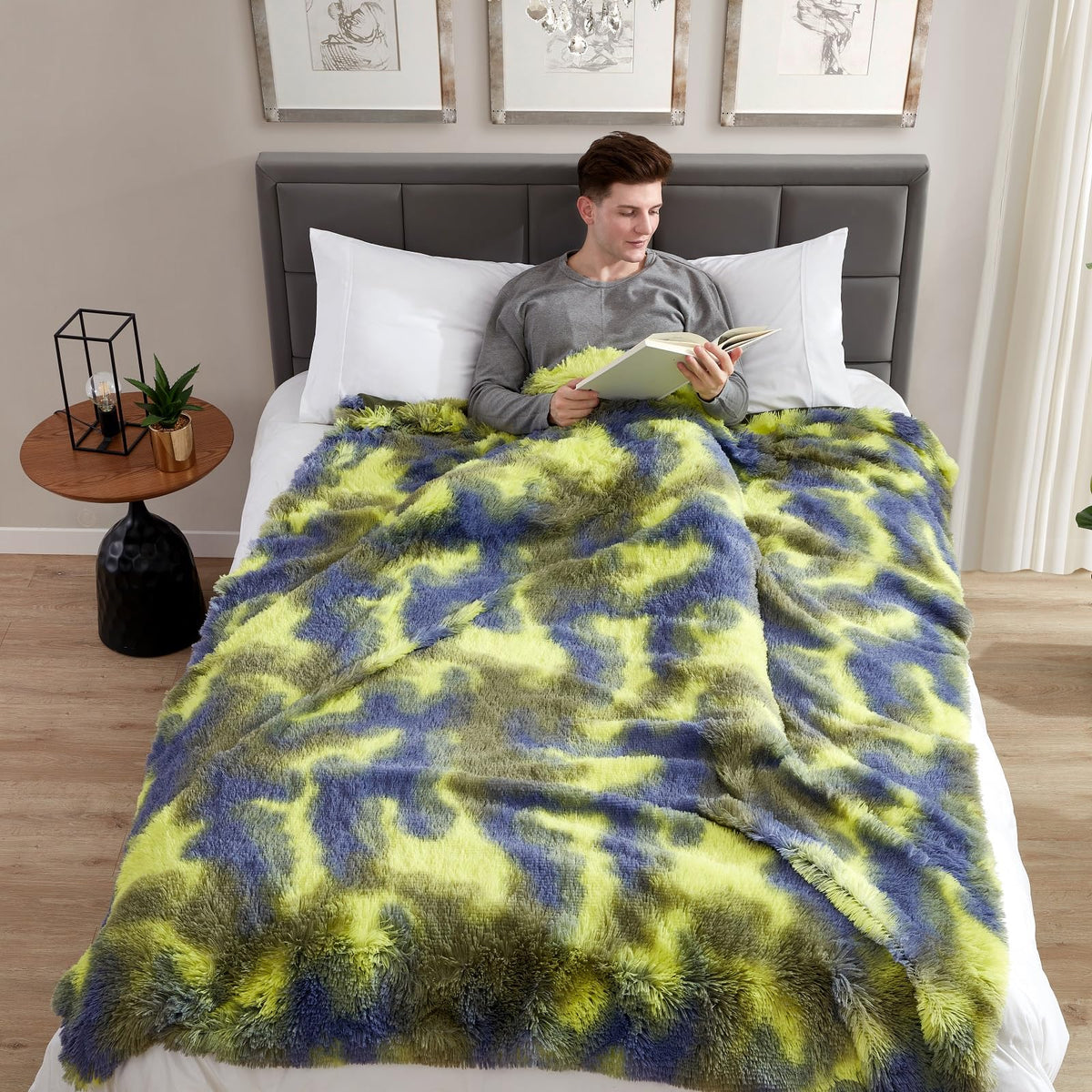 Jillche Bed Fluffy Blanket W/Camo Fur, Ultra Soft Throw Blanket for Teens, Warm Fuzzy Blankets and Throws for Bed, Stylish Tie Dye Faux Fur Blanket as, Fall Blanket 50” X 60” Xmas Gift