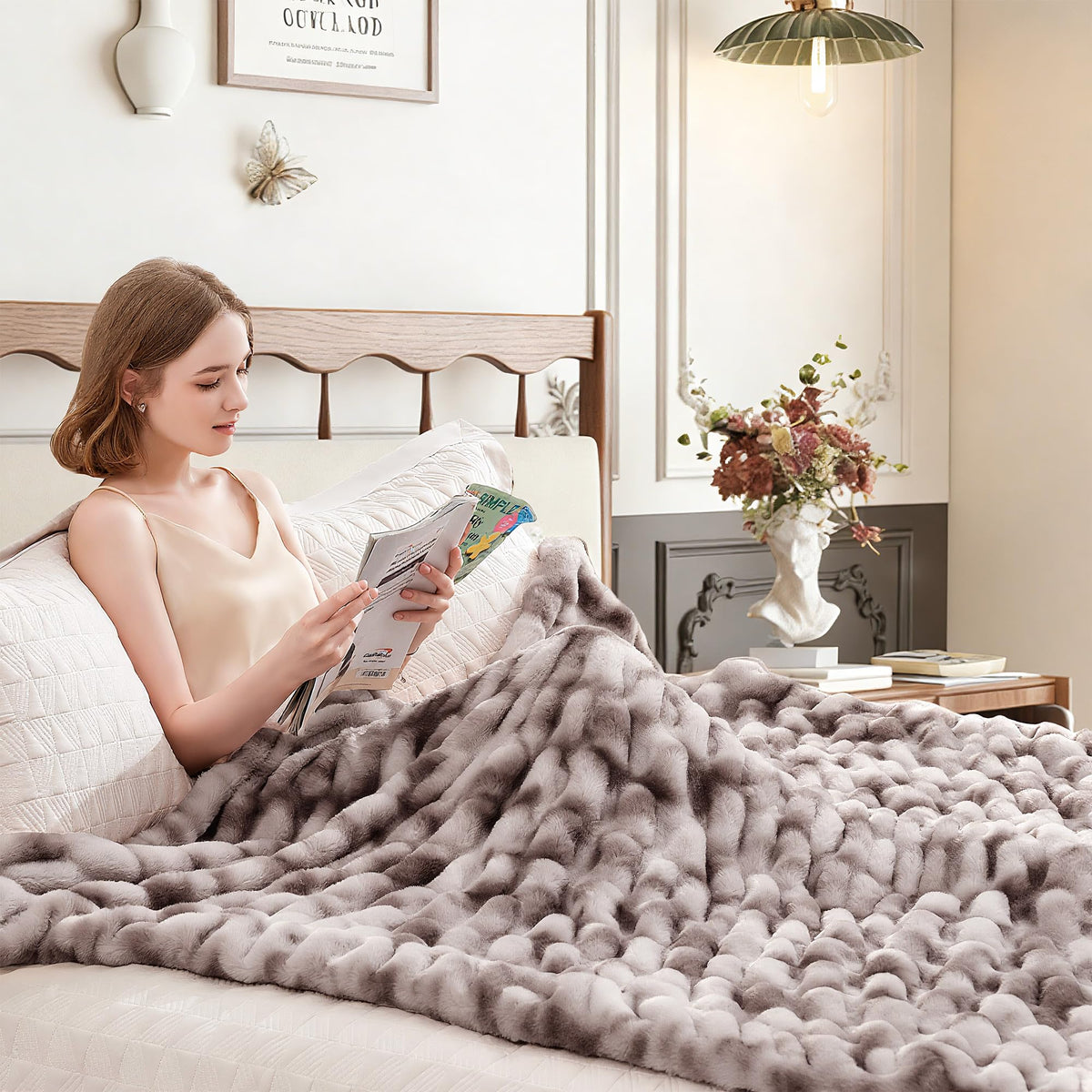 VFROO Ruched Faux Fur Throw Blanket, Soft Plush Fluffy Blanket, Warm Thick Cozy Blanket for Couch Bed and Sofa, Fuzzy Comfy Rabbit Fur Throw Blankets Gifts for Women Mom Her (50"x60",Tie-dye Taupe)