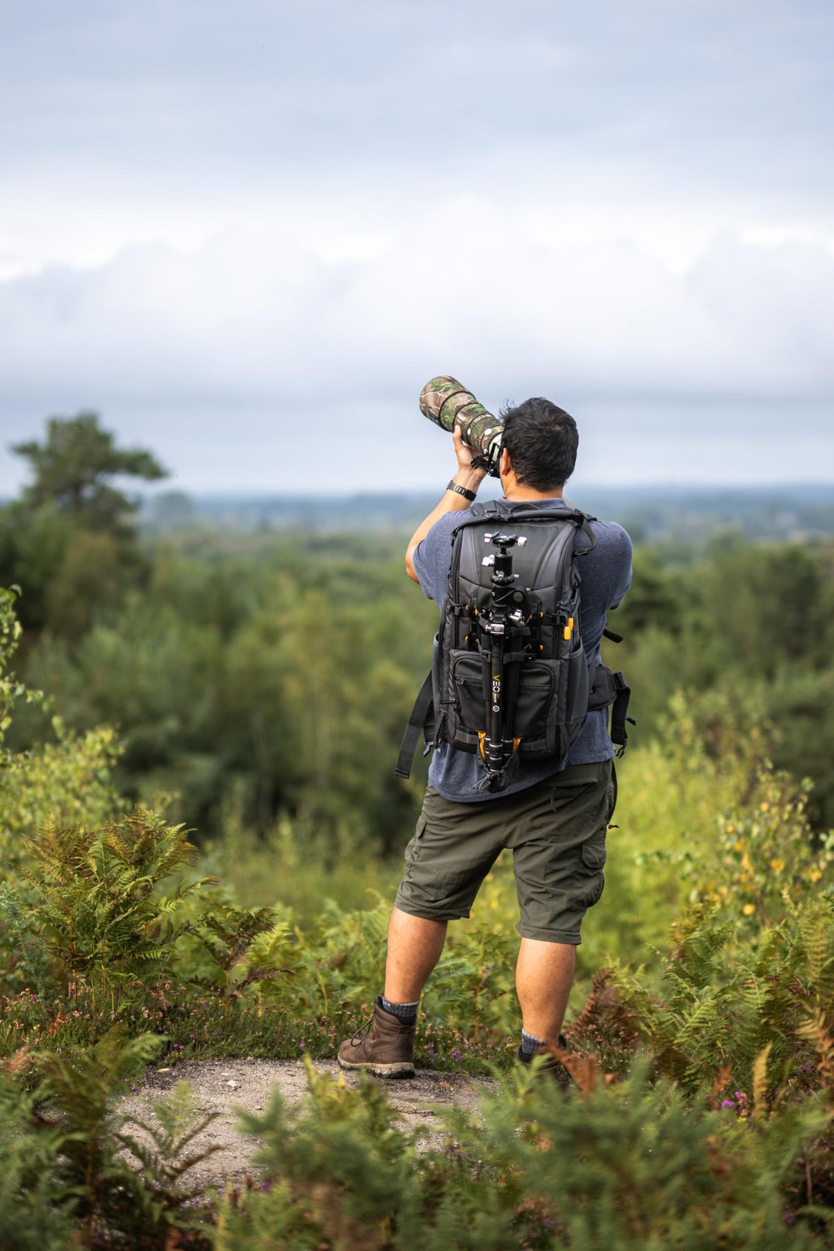 VANGUARD Alta Sky 62 Camera Backpack - Large Lens Capacity up to 600 mm Attached, 24.6 Liter Capacity, 16" Laptop and Tripod Storage