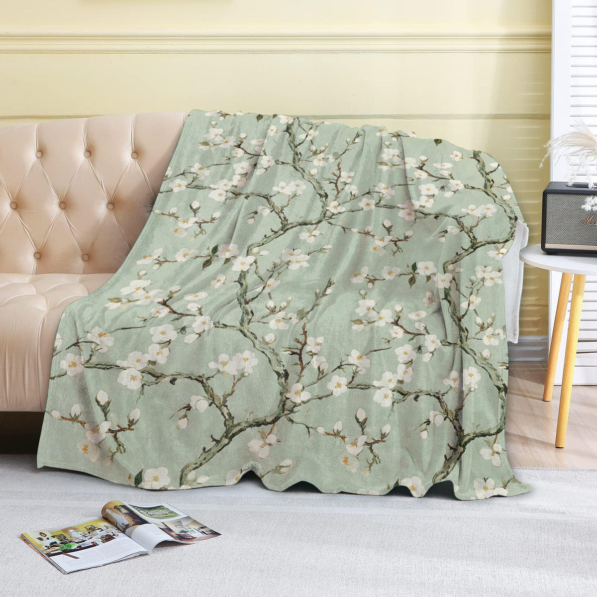 coedoaes Retro Apricot Blossom Fleece Blanket - 50x60in Elegant Flower Floral Branch Green Throw Blankets,Soft Cozy Lightweight, Ideal for Living Room Home Decor and Kids Women Girls Spring Gifts